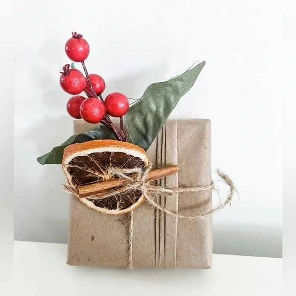 𝅺🎁💝 Real pearl bracelet with fish charm - will also wrap for extra $5 - Picture 4 of 4